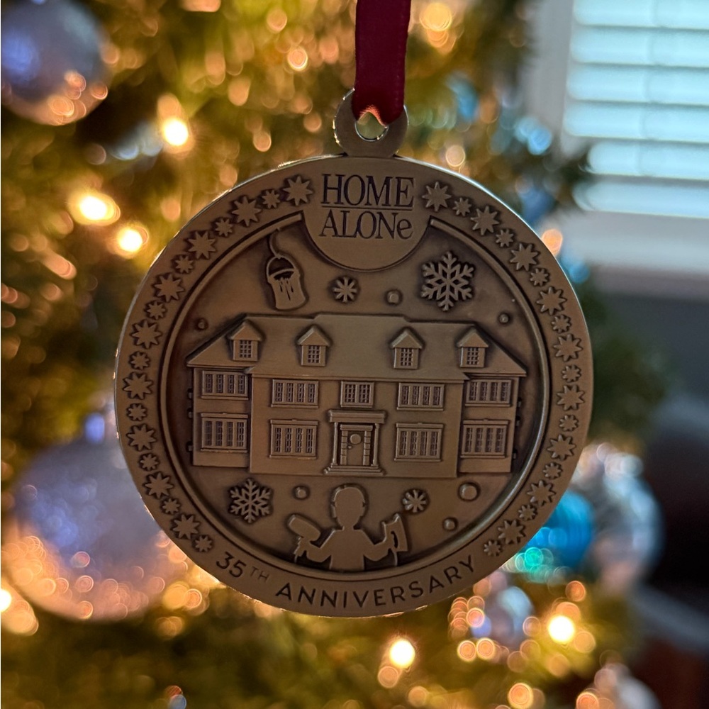 Disney D23 Exclusive Home Alone 35th Anniversary Ornament